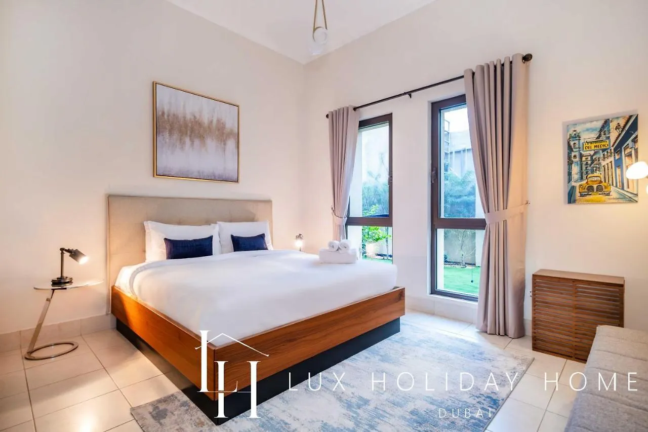 Lux The Burj Khalifa View Garden Suite Dubai