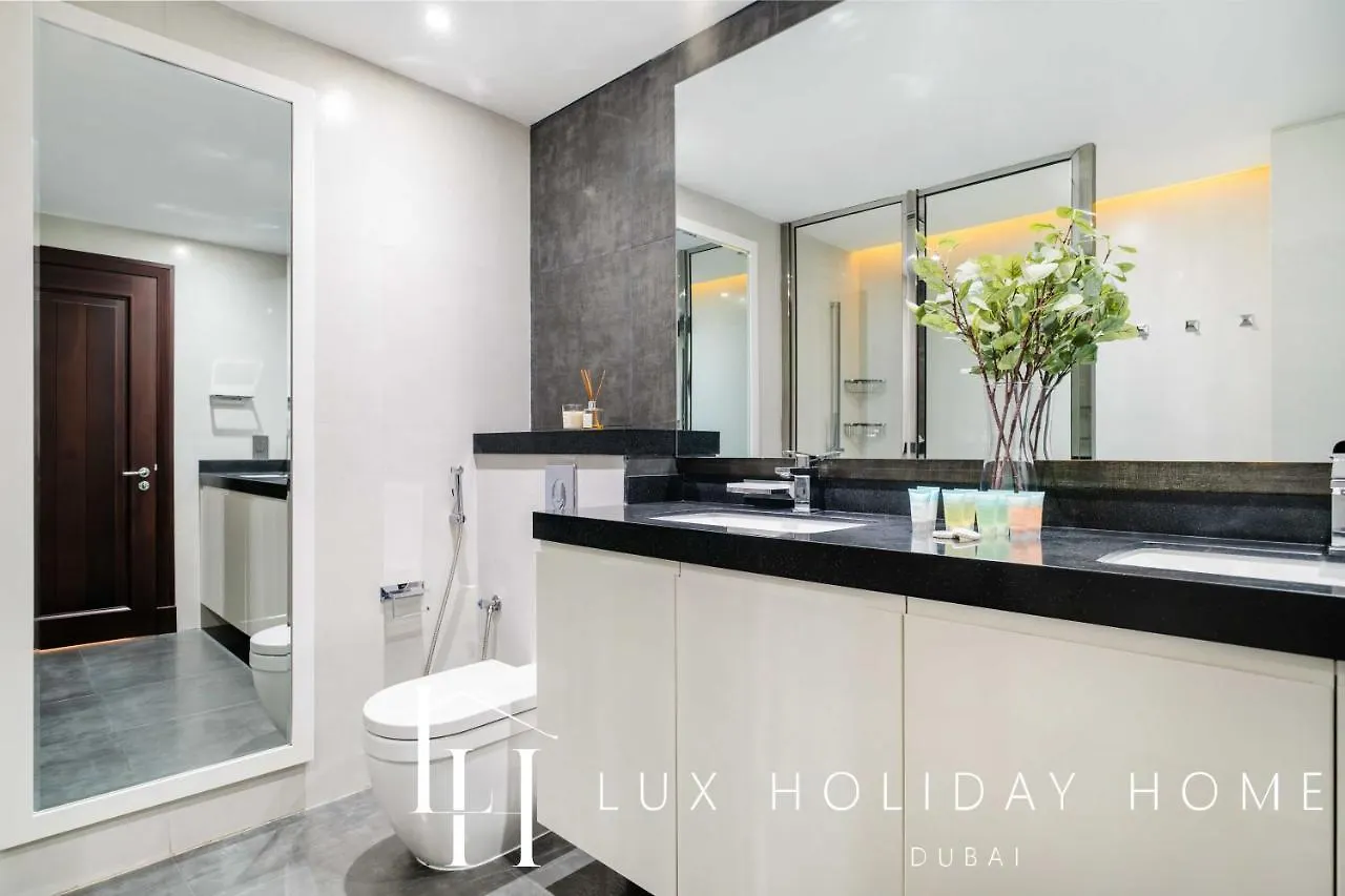 Lux The Burj Khalifa View Garden Suite Dubai