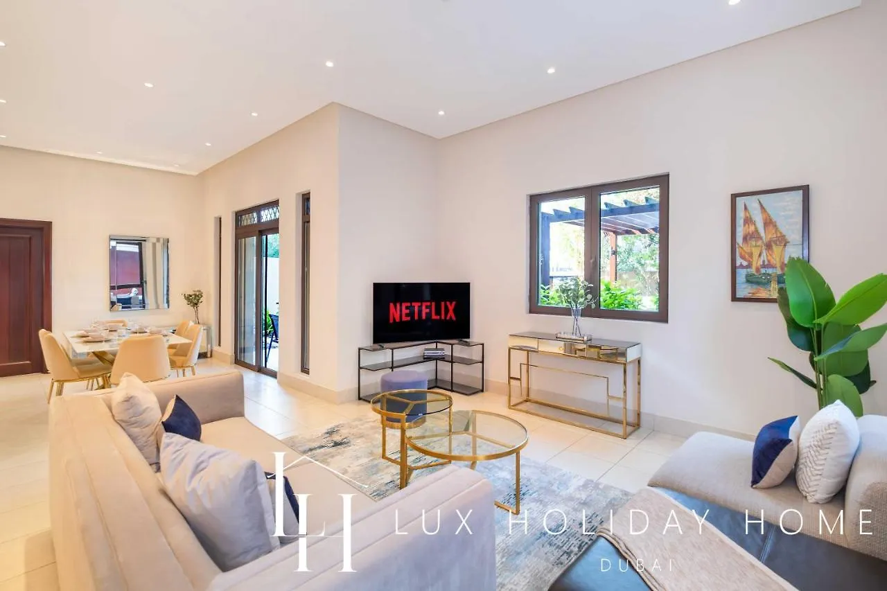Lux The Burj Khalifa View Garden Suite Dubai 0*,  United Arab Emirates