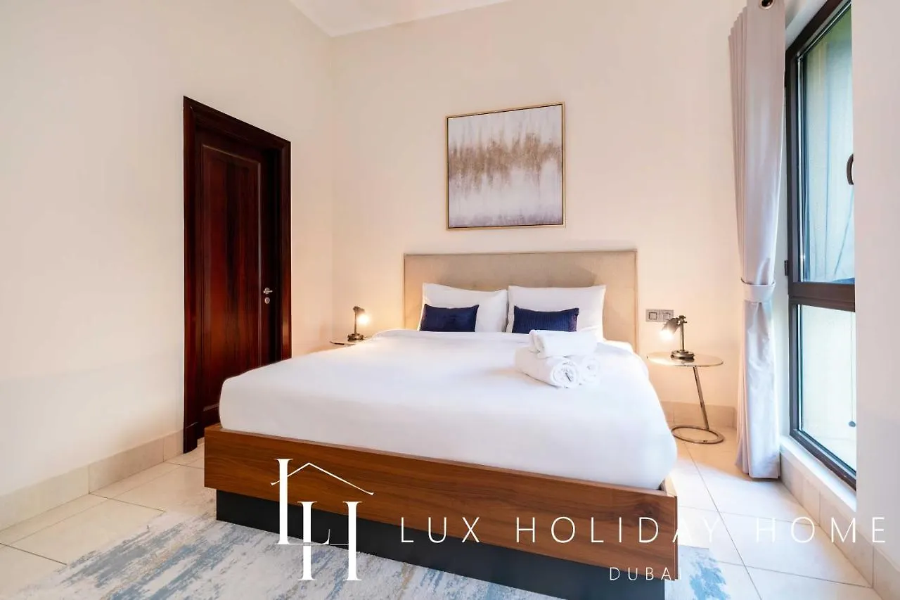 Lux The Burj Khalifa View Garden Suite Dubai 0*,